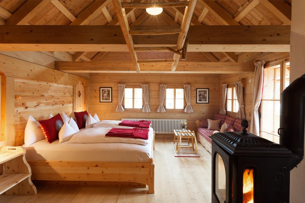 Almdorf Seinerzeit Hotell Wiedweg Exteriör bild